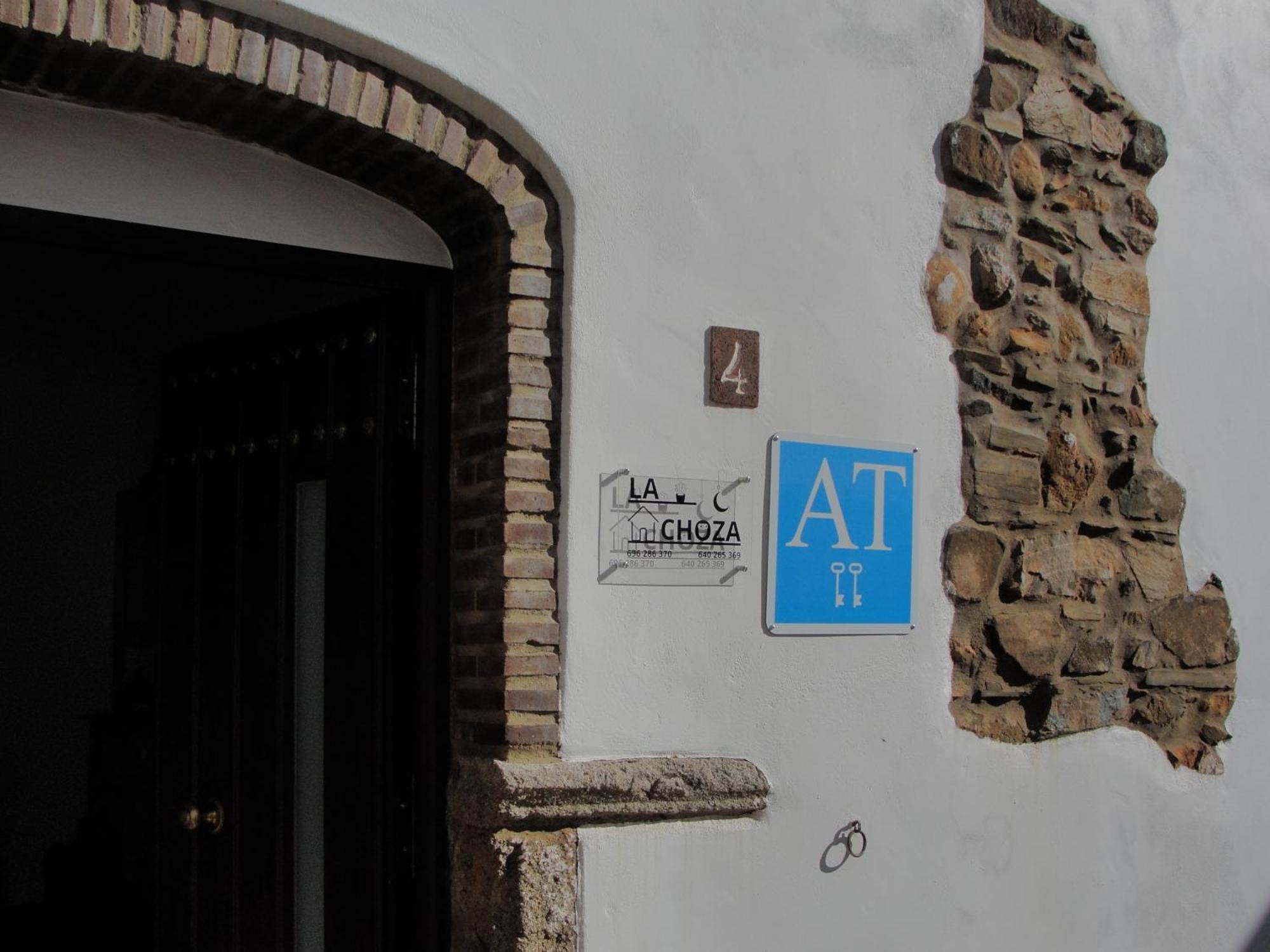 Apartamento Turistico La Choza Jerez De Los Caballeros Exterior photo